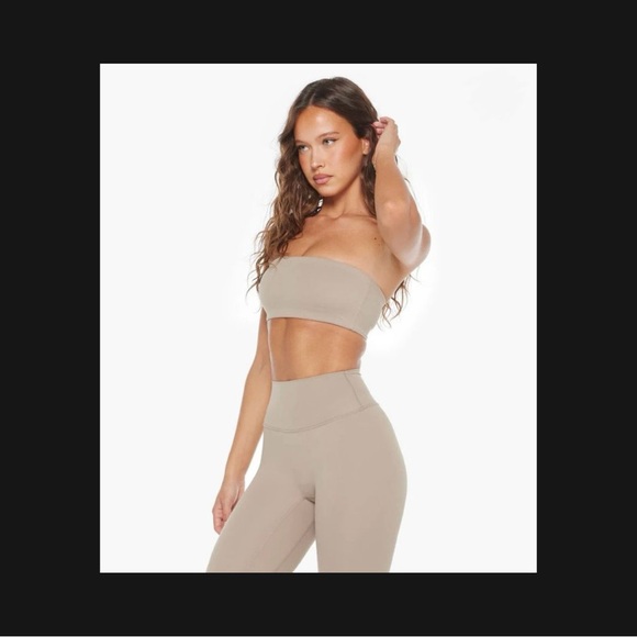 CSB: FREEDOM BANDEAU | ALMOND | XS
Isabelle Mathers Collection | lightly used - Picture 3 of 5